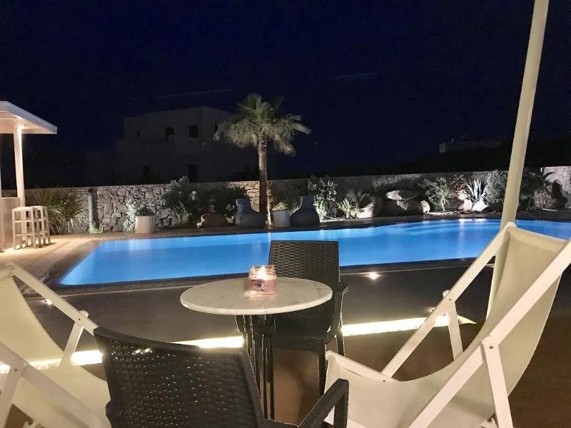 Queen Boutique Suites Mykonos Town Екстериор снимка
