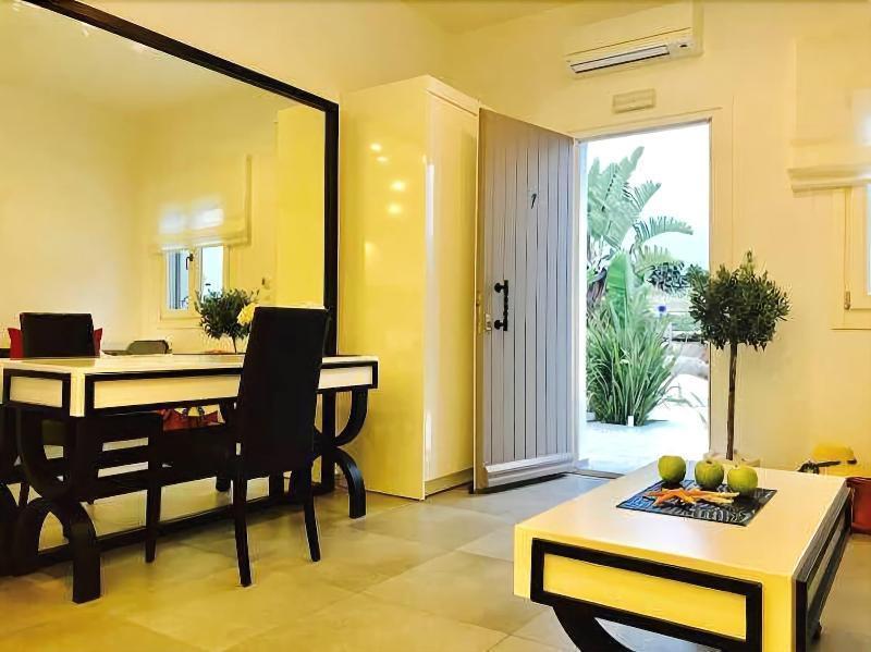 Queen Boutique Suites Mykonos Town Екстериор снимка