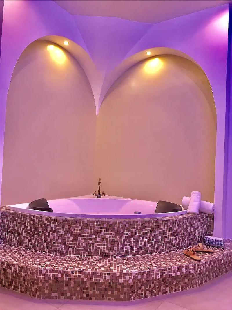 Queen Boutique Suites Mykonos Town Екстериор снимка
