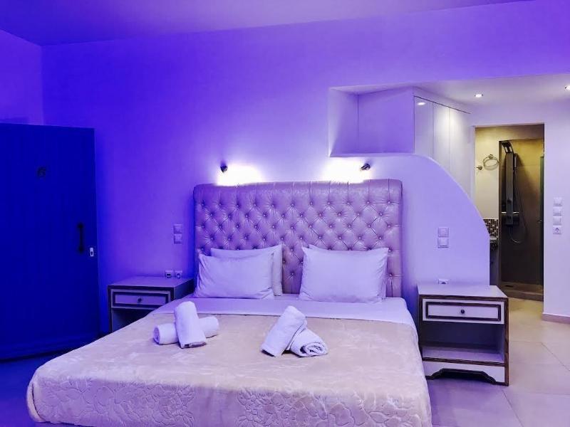 Queen Boutique Suites Mykonos Town Екстериор снимка
