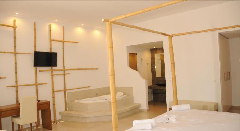 Queen Boutique Suites Mykonos Town Екстериор снимка
