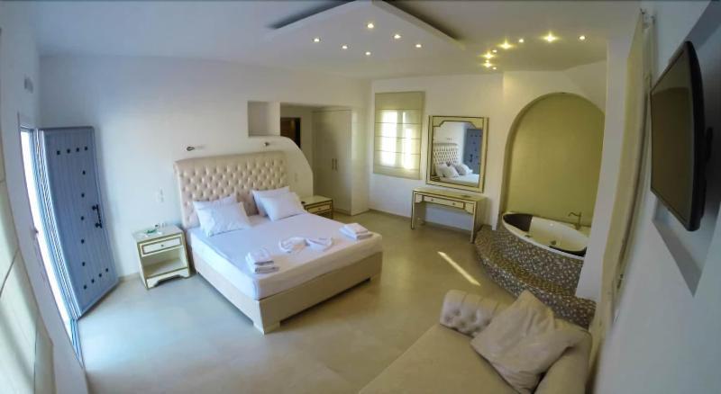 Queen Boutique Suites Mykonos Town Екстериор снимка