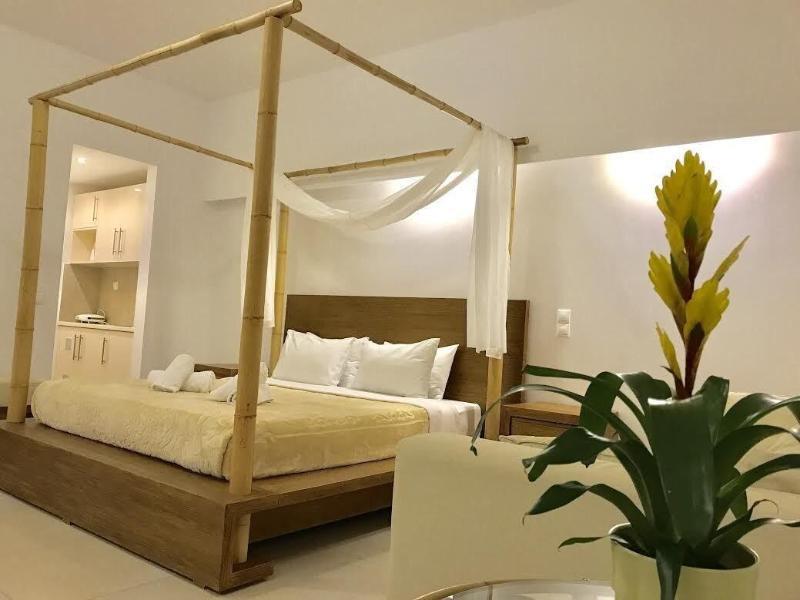 Queen Boutique Suites Mykonos Town Екстериор снимка
