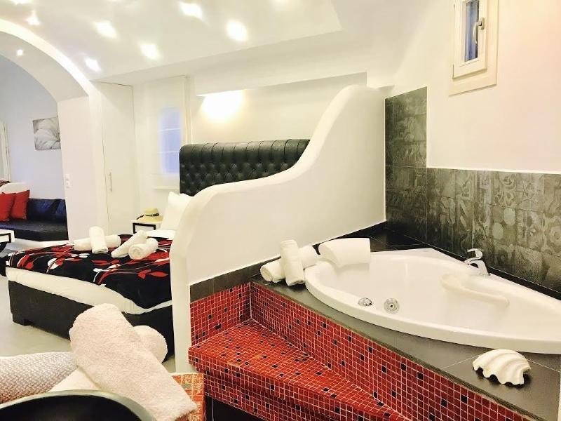 Queen Boutique Suites Mykonos Town Екстериор снимка