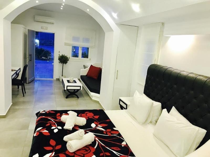 Queen Boutique Suites Mykonos Town Екстериор снимка