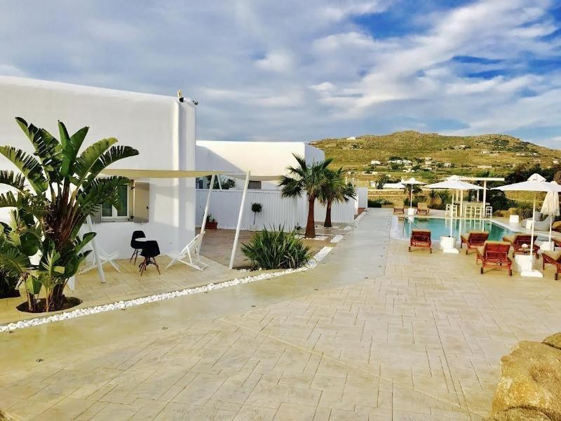 Queen Boutique Suites Mykonos Town Екстериор снимка