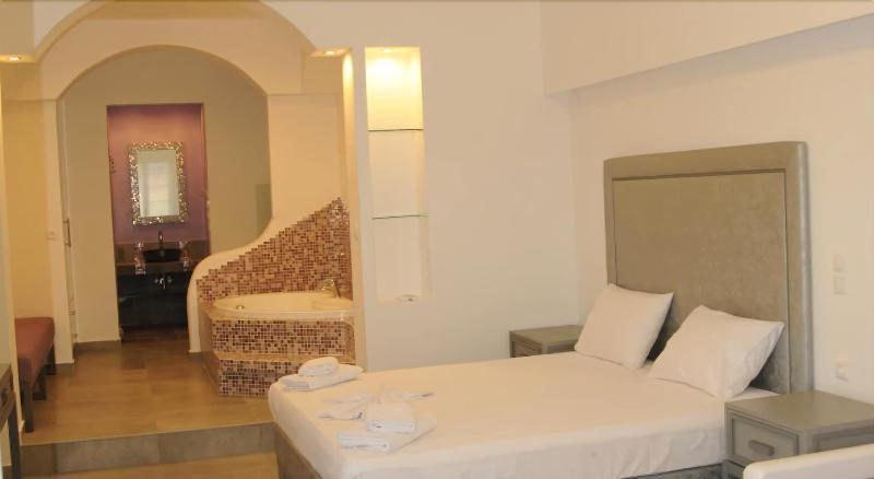 Queen Boutique Suites Mykonos Town Екстериор снимка
