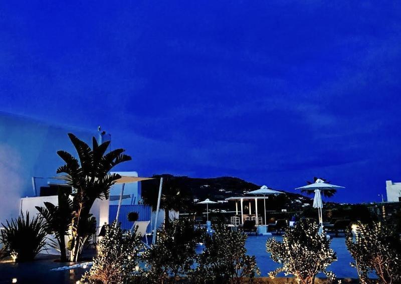 Queen Boutique Suites Mykonos Town Екстериор снимка