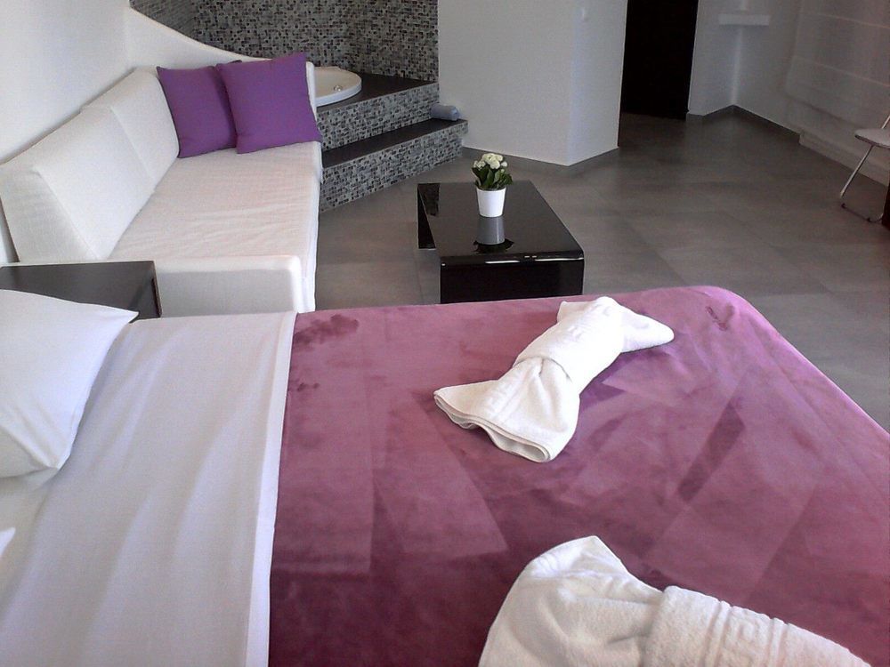 Queen Boutique Suites Mykonos Town Екстериор снимка