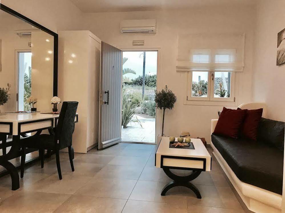 Queen Boutique Suites Mykonos Town Екстериор снимка