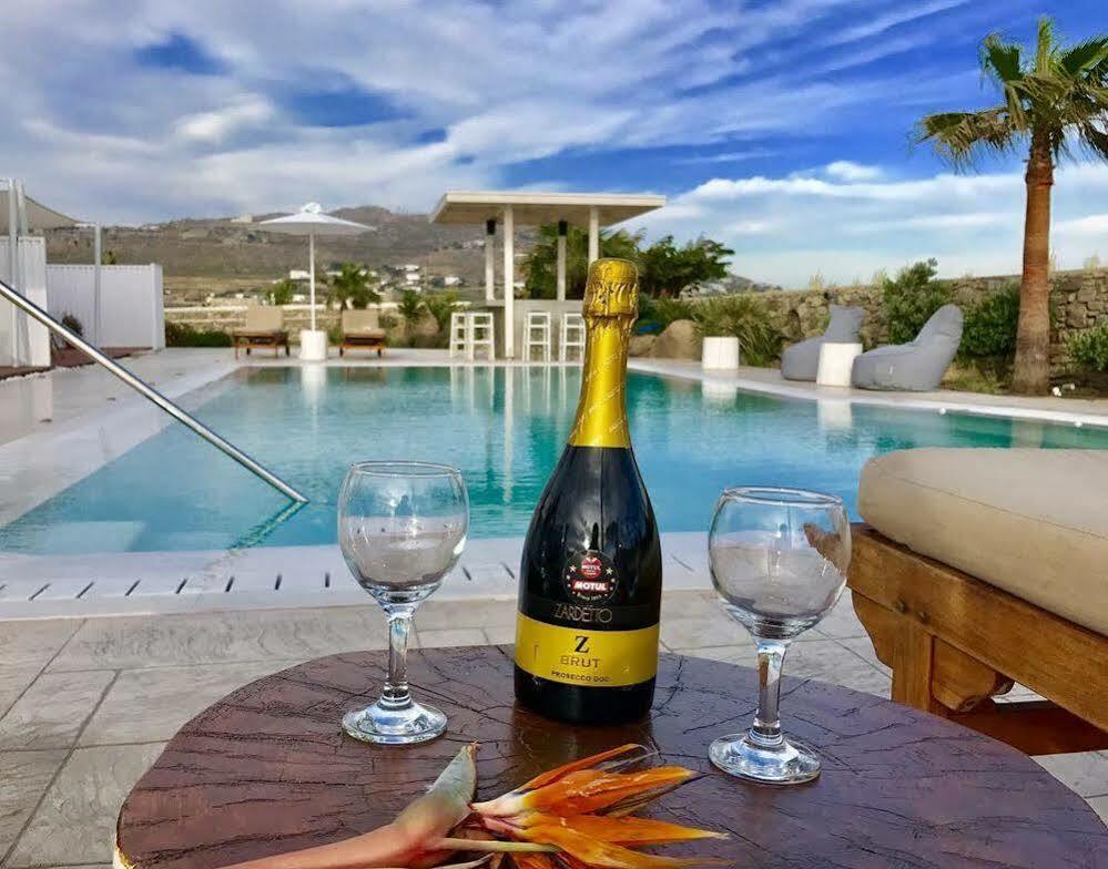 Queen Boutique Suites Mykonos Town Екстериор снимка