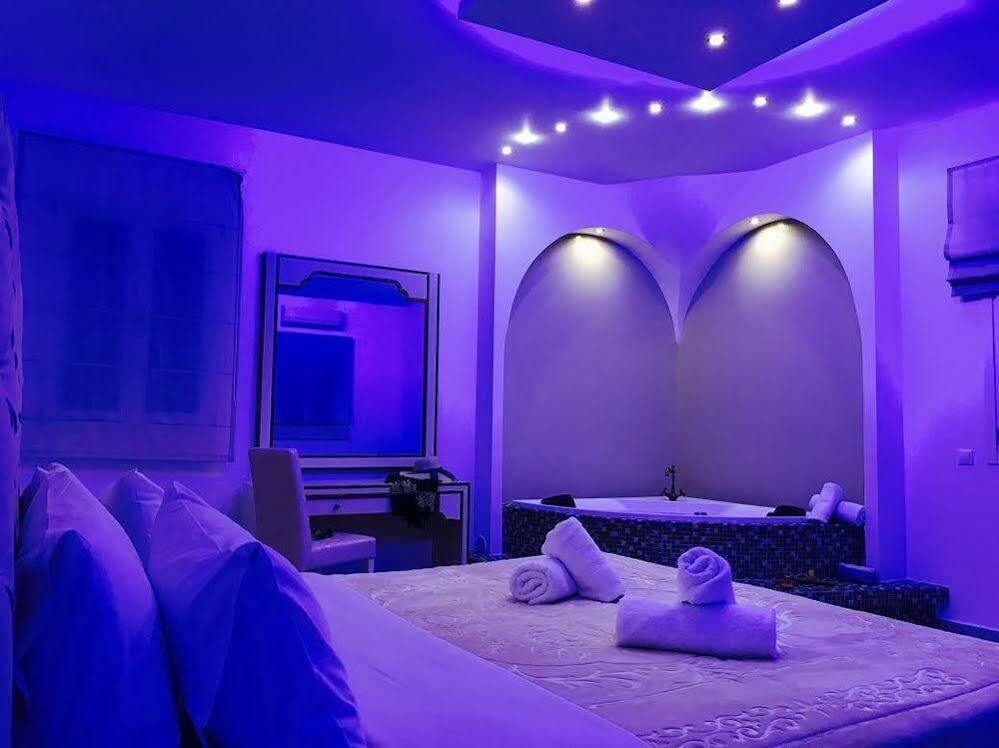 Queen Boutique Suites Mykonos Town Екстериор снимка